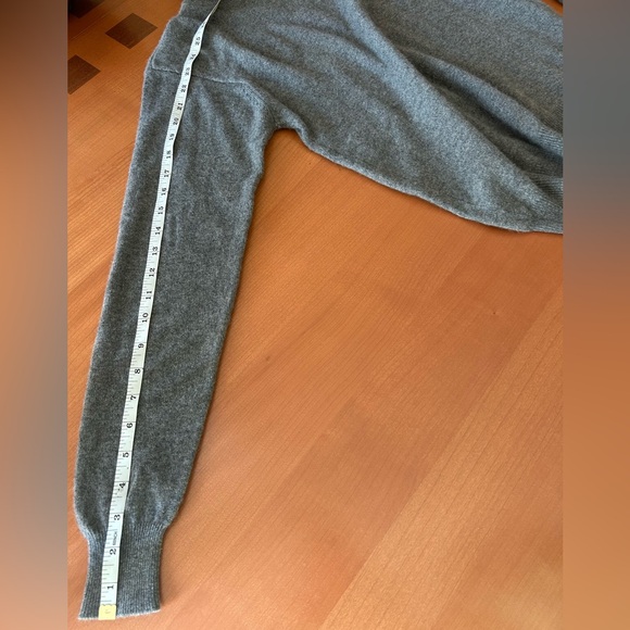 100% Two Ply Cashmere Turtleneck Valerie Stevens Sweater - Picture 10 of 10